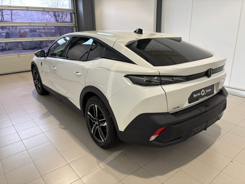 Bilde 4 av Peugeot 408 Plug-In Hybrid 225 GT masse utstyr, adaptiv Cruise, hengerfeste, LAV KM!