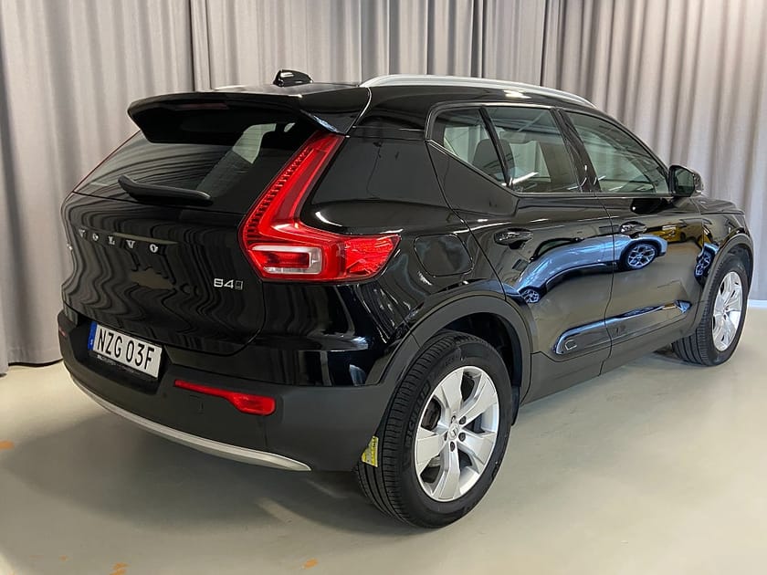 Bild 5 av Volvo XC40 B4 AWD Momentum Advanced Pro Edition Pvärm Drag Navi