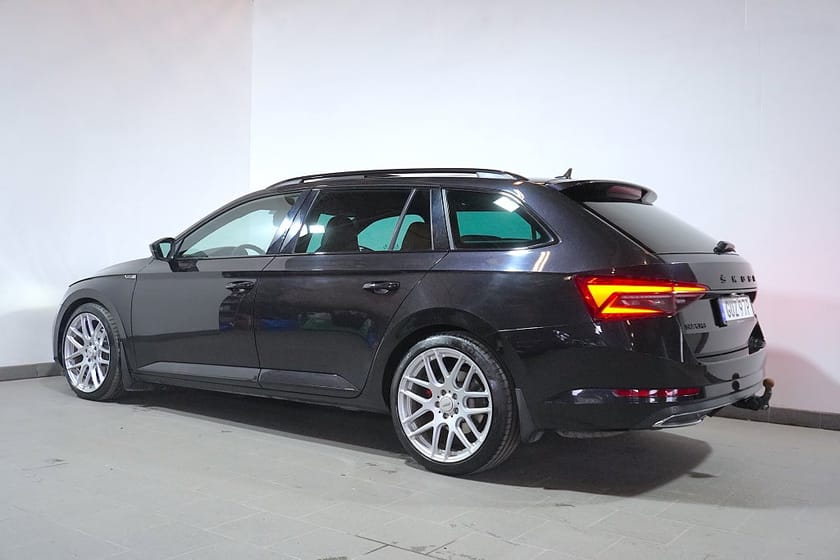 Bild 4 av Škoda Superb Kombi Skoda 2.0 TDI 4x4 Sportline Panorama Cockpit Värmare