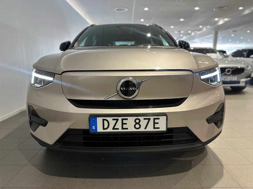 Bild 2 av Volvo XC40 Recharge Single Motor Core, Baklucka elmanövrerad, backkamera.