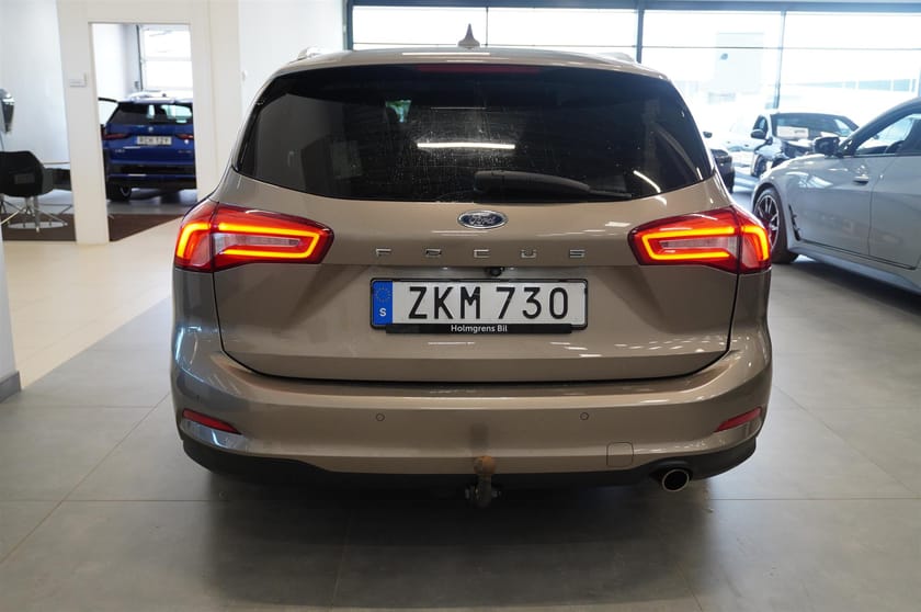 Bild 4 av Ford Focus Kombi 1,0t Titanium 125 hk Kamkedja, Drag, Servad, Vindruta