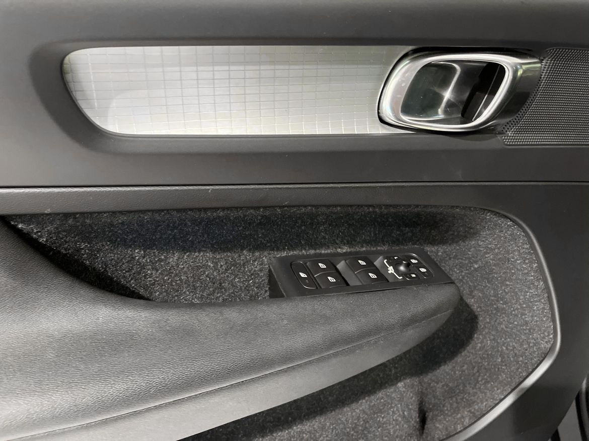 Volvo XC40 2018 - miniatyr 15