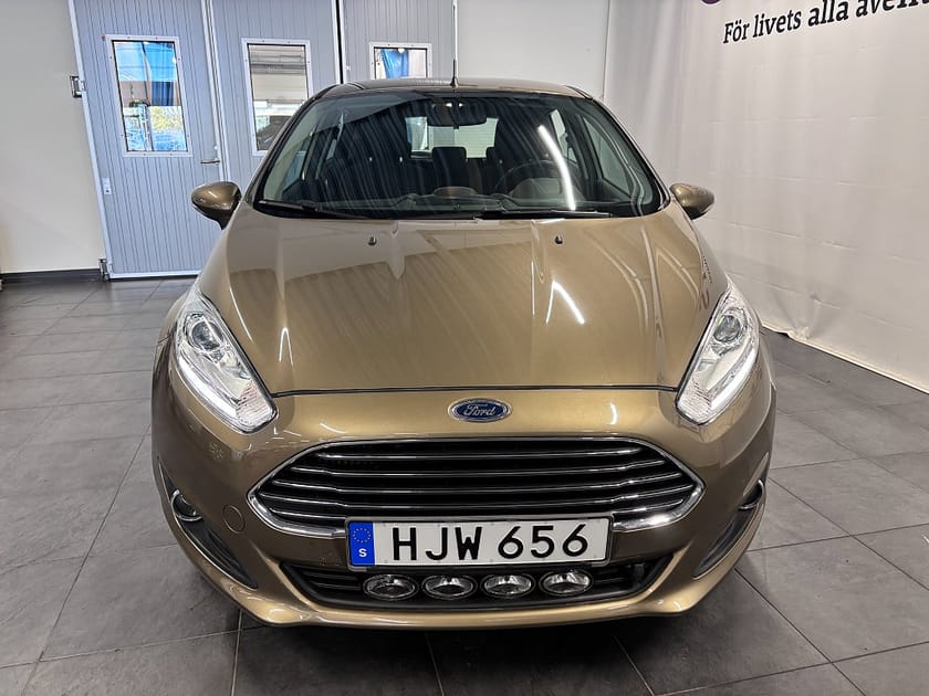 Bild 2 av Ford Fiesta 5-d 1.0 EcoBoost Titanium 100hk Aut Bluetooth Låga mil
