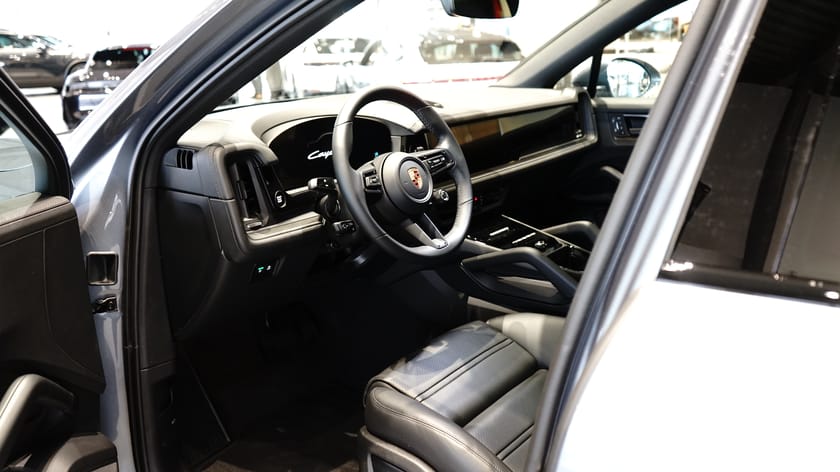 Bild 5 av Porsche Cayenne E-Hybrid Coupé Black Edition