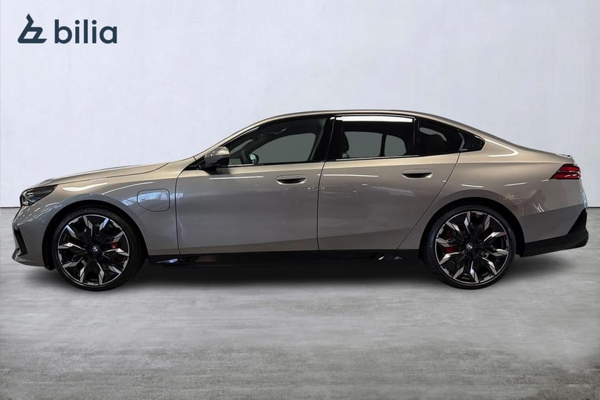 Bild 3 av BMW 530e xDrive M-sport Pro | DEMO | Panorama | Komfortstolar