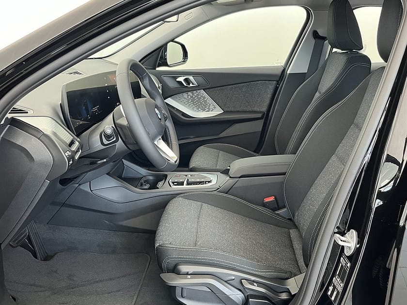 Bild 5 av BMW 120 Automat Nav Rattvärme 17" Drive/Parking Assist