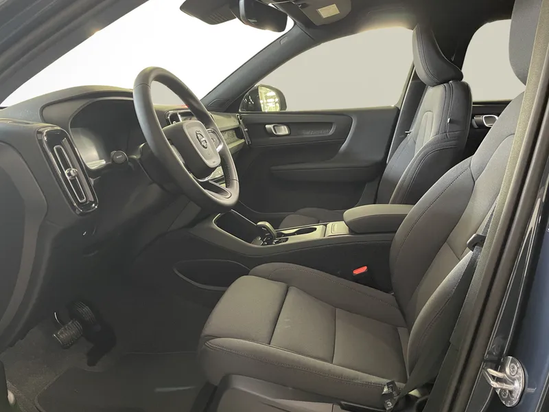 Bild 14 av 16 – Volvo EX40 Single Motor Extended Range M R Plus Black SE Plus Special Edition