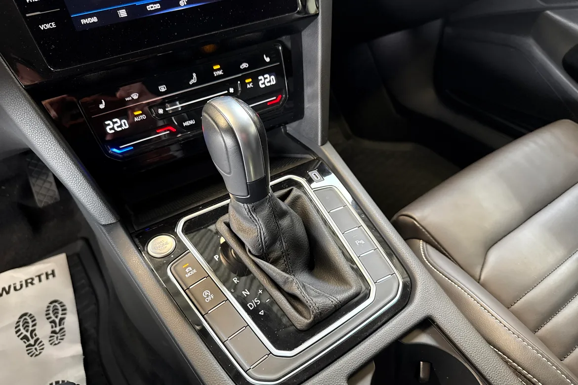 picture of a car