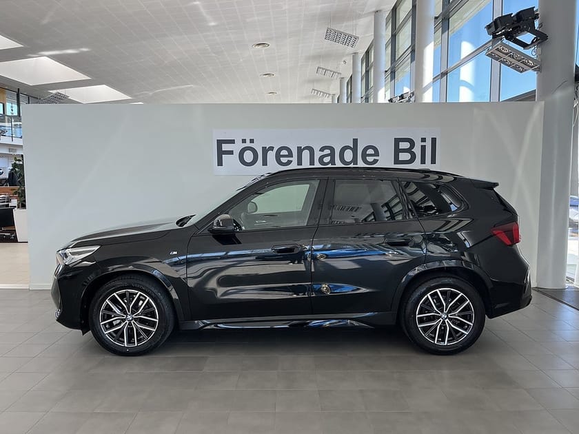 Bild 3 av BMW X1 sDrive18i 4,95 ränta M Sport Drag Rattvärme Park Assist