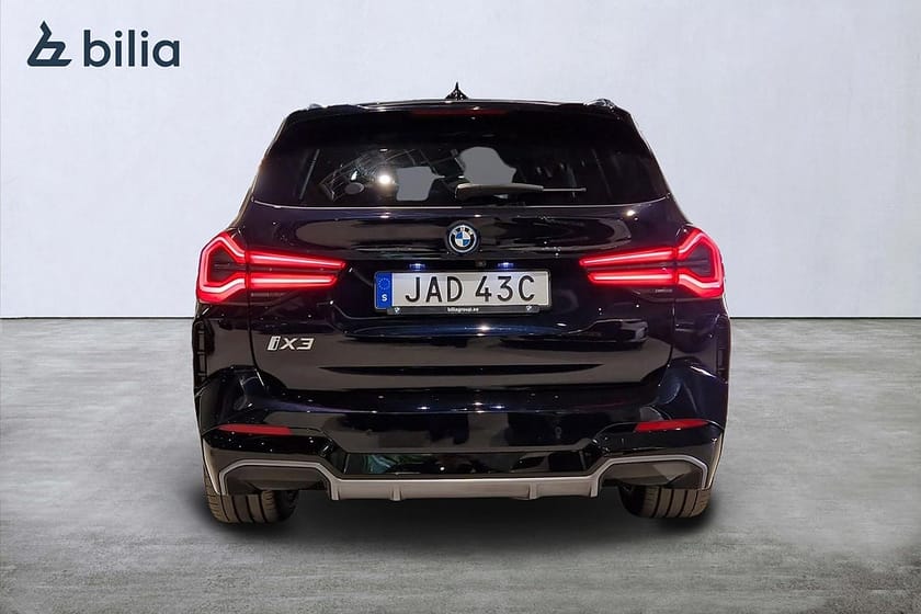 Bild 5 av BMW iX3 M Sport/Charged plus/Drag/Head up/Rattvärme/360