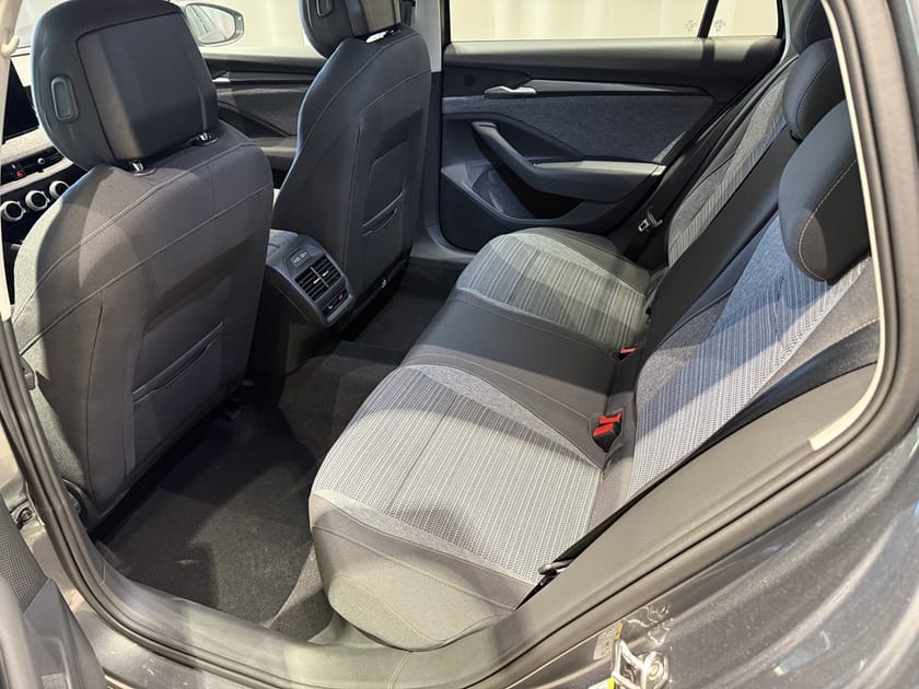 Bild 3 av Škoda Superb iV Combi SELECTION 1,5 TSI 204 HK LADDHYBRID