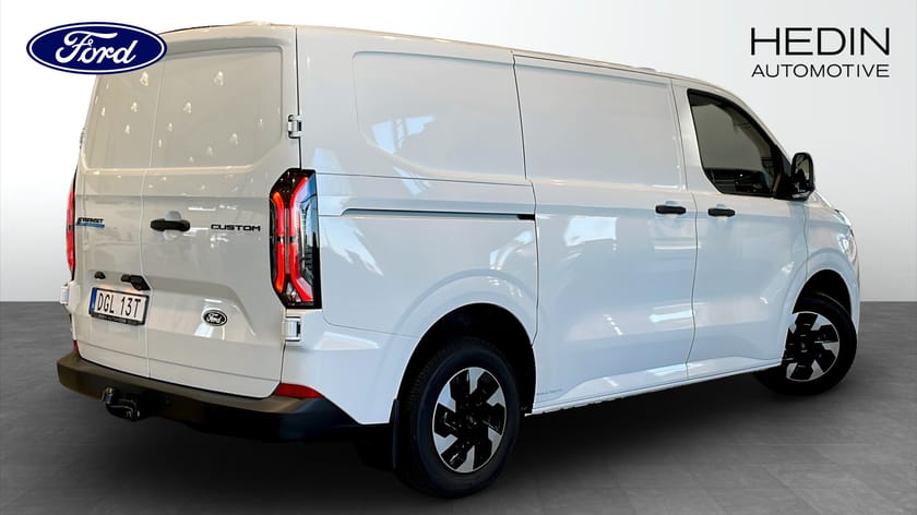 Bild 2 av Ford E-Transit Custom 320 TREND SKÅP L1H1 136 A RWD | Dragkrok |