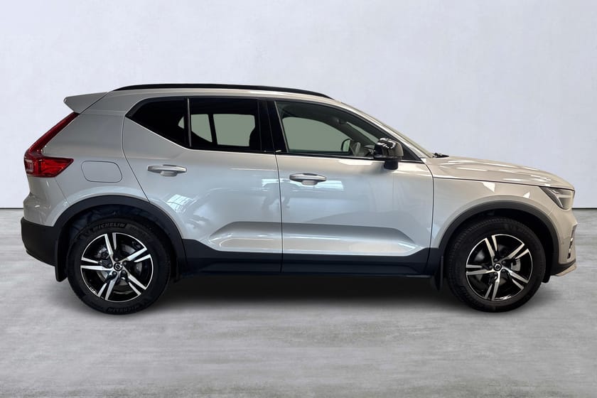 Bild 3 av Volvo XC40 B3 FWD Bensin Plus Dark