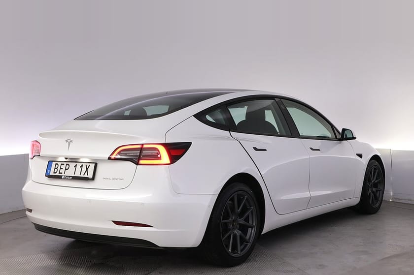 Bild 5 av Tesla Model 3 Long Range AWD Refresh Autopilot Panorama