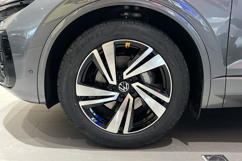 Bild 5 av Volkswagen Touareg R-LINE TDI 286 FINAL EDITION lager!