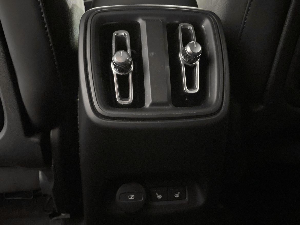 Volvo XC40 2023 - miniatyr 10