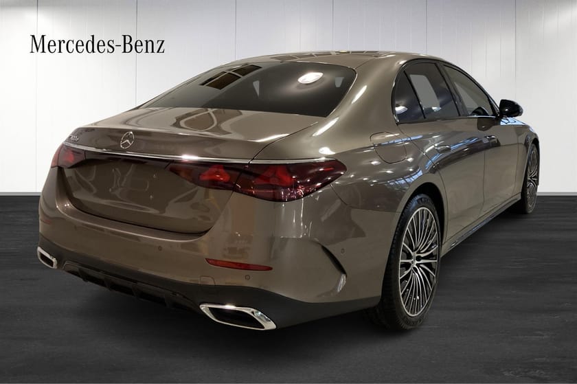 Bild 4 av Mercedes-Benz E 300 e Sedan AMG Line / Burmester *DEMO*