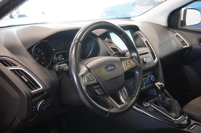 Bild 2 av Ford Focus Kombi 1.0 EcoBoost Titanium Drag Kamrem Bytt