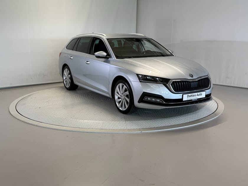 Bilde 2 av Škoda Octavia Stasjonsvogn 2,0 TDI 200hk 4x4 Style ACC/Webasto/Kam/Navi/El-sete