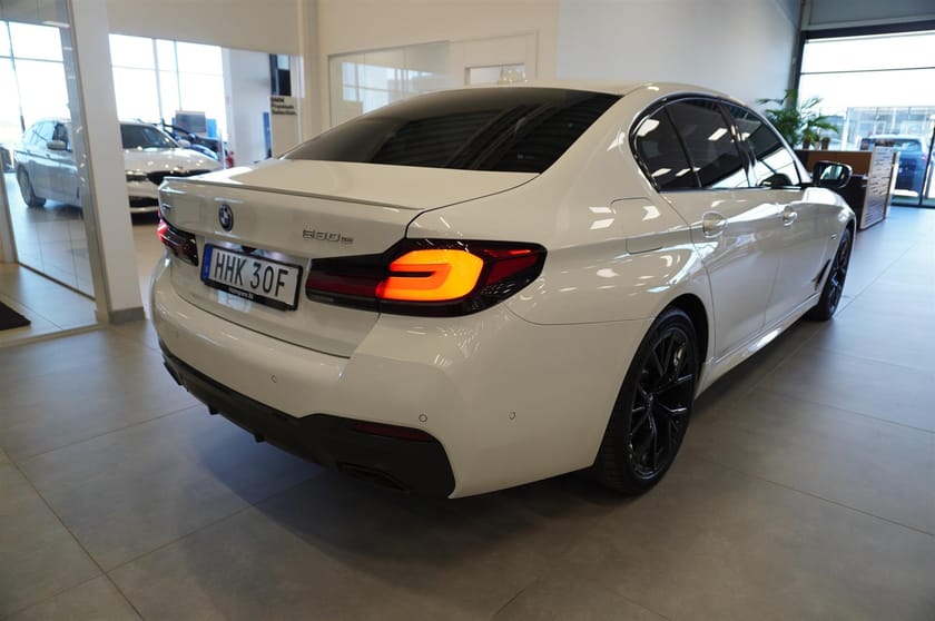 Bild 5 av BMW 530e xDrive Sedan M-Sport Navi Keyless hk Taklucka 19