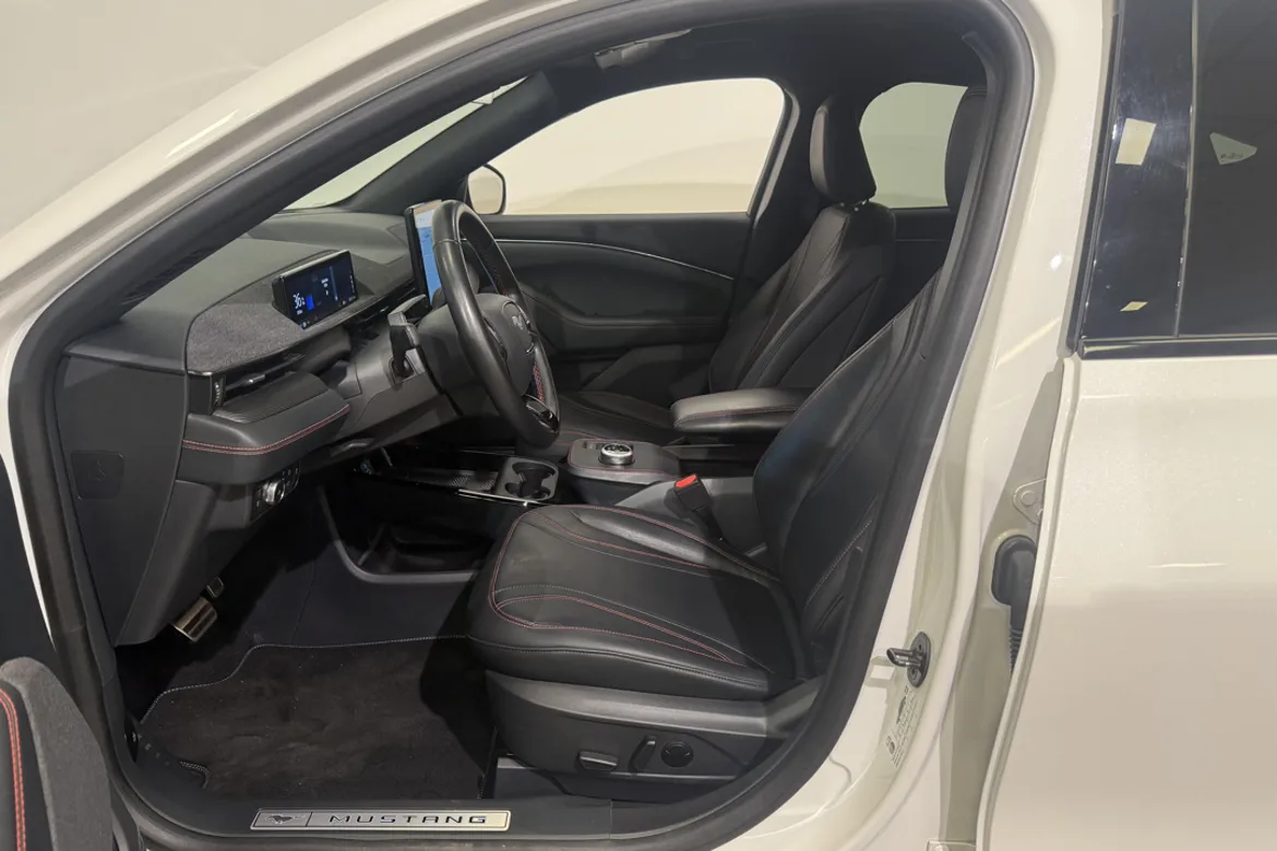 Ford Mustang Mach-E Standard Range AWD