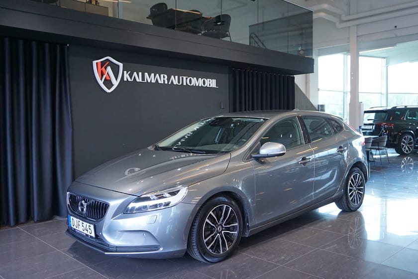 Bild 4 av Volvo V40 D2 Geartronic Momentum 120hk VOC Navi Blis Adaptiv