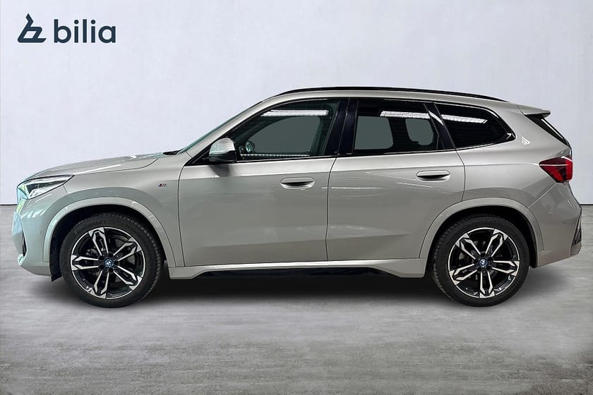 Bild 3 av BMW iX1 xDrive30 xDrive 30 M-Sport | Drag | Aktiv farth. | Tonade rutor