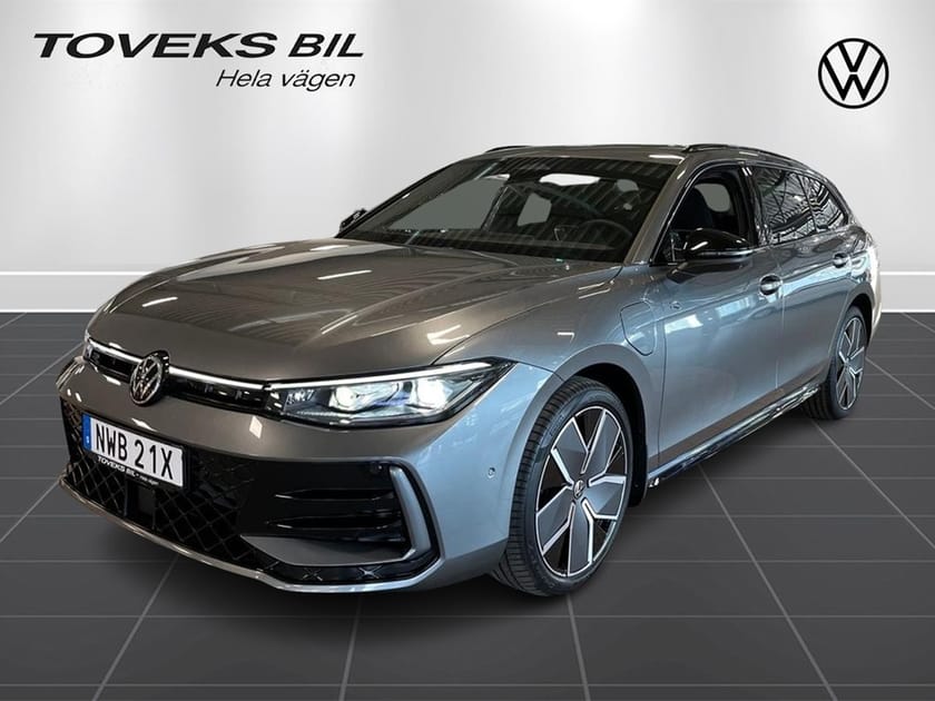 Bild 1 av Volkswagen Passat Variant eHybrid 272 DSG6 R-LINE