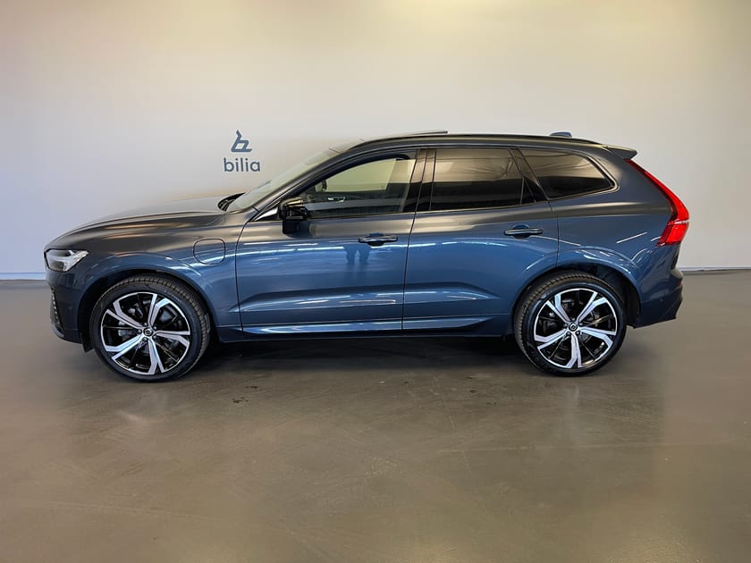 Bild 2 av Volvo XC60 Recharge T6 Plus Dark Edition / Läder / 21" hjul / Harman Kardon /