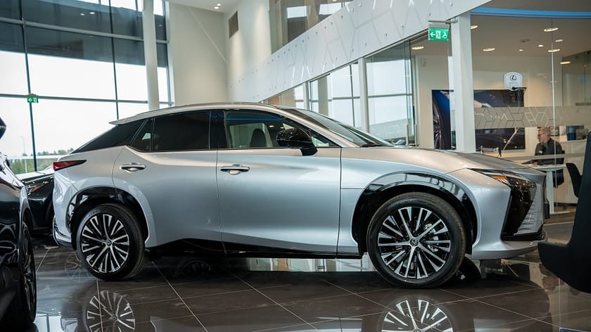 Bild 4 av Lexus RZ 500e Luxury Dragkrok / Vinterhjul / Serviceavtal