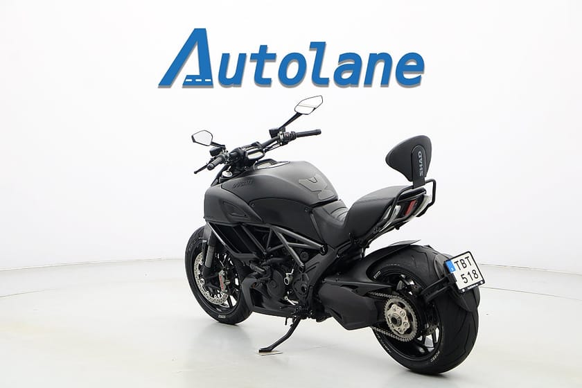 Bild 3 av Ducati Diavel *Brembo, G.P.R Slip-On