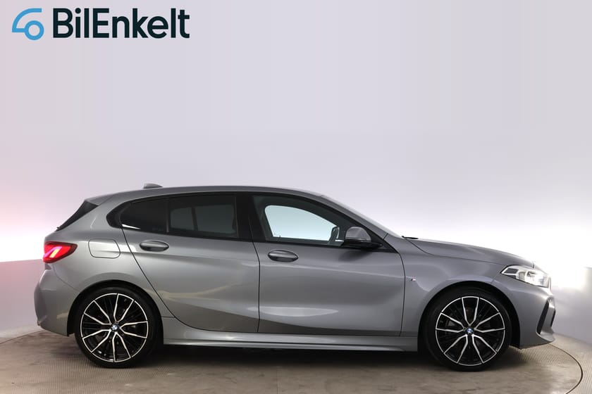 Bild 2 av BMW 118d M Sport Shadow Carplay 150hk