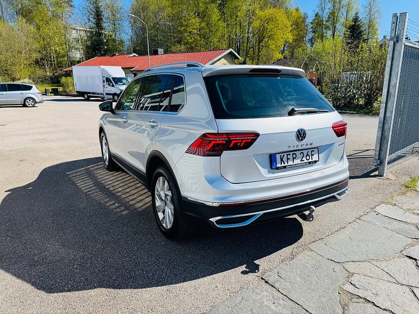 Bild 4 av Volkswagen Tiguan eHybrid 1.4 TSI 245HK ACT ELEGANCE / COCKPIT / DRAG