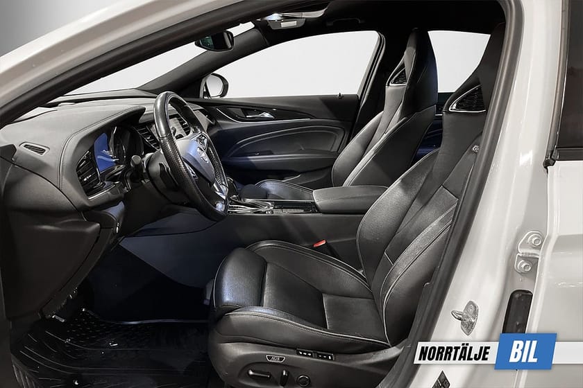 Bild 3 av Opel Insignia Grand Sport 2.0 209 HK GSI AUT 4x4 BOSE KAMREM BYTT D-VÄRM COCKPIT