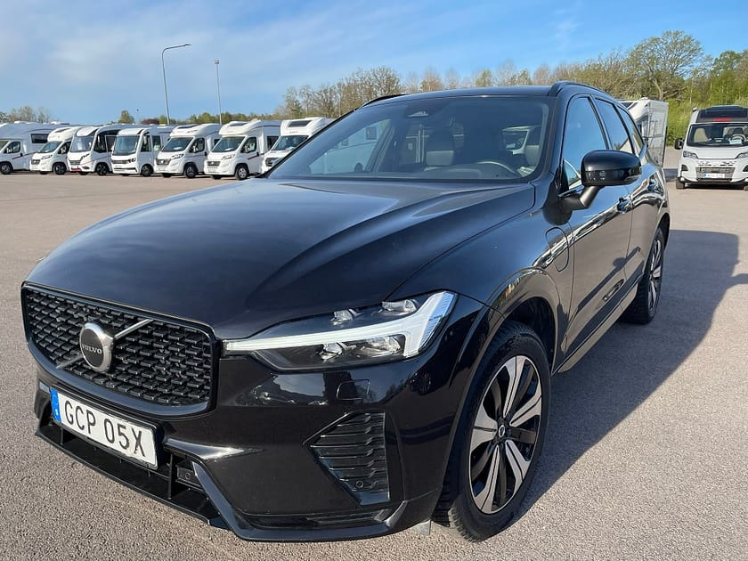 Bild 1 av Volvo XC60 T6 Recharge Plus Dark plug in AWD 350HK 4x4 Panorama Läder