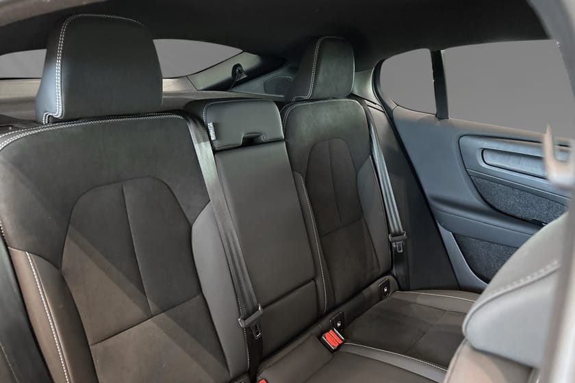 Bild 5 av Volvo EC40 Twin Motor Performance UltraBlack Pano 360Kamera