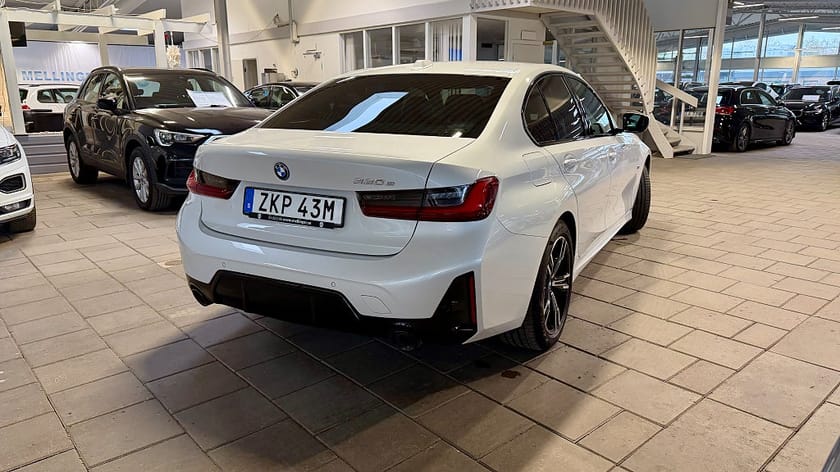 Bild 3 av BMW 330e Sedan Steptronic M Sport 292hk H/K Sound