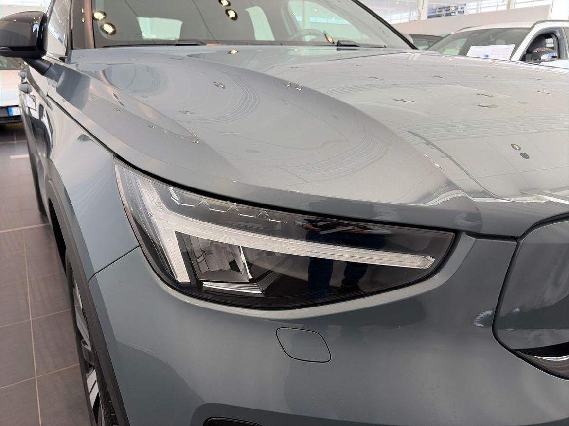 Volvo XC40 2023 - miniatyr 4