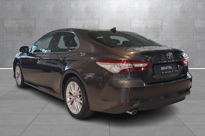 Bilde 3 av Toyota Camry Hybrid 2,5 Platinium Sedan
