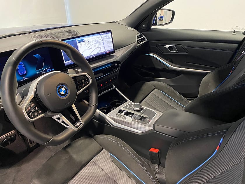 Bild 4 av BMW 330e xDrive Sedan 4,95% ränta M-Sport Pro H/K Adaptiv Drag