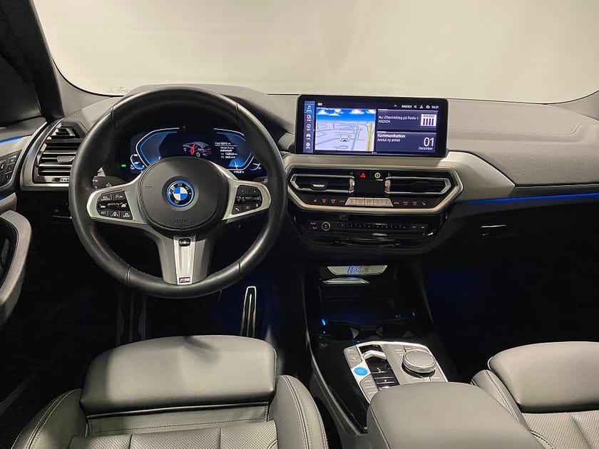 Bild 3 av BMW iX3 M-Sport Adaptiv Farthålllare Rattvärme Drag Fri Ser*