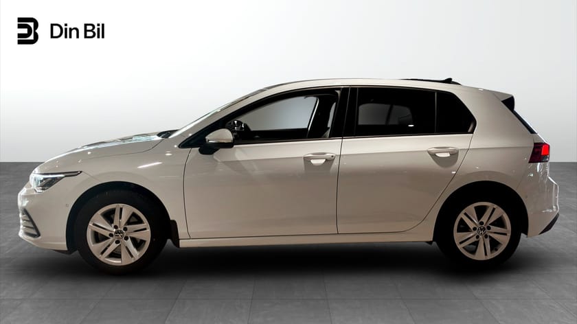 Bild 2 av Volkswagen Golf 1.0 Life Panorama/Nav/Rattvärme 110Hk