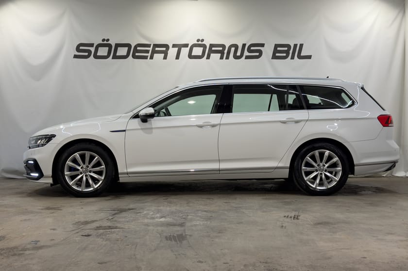 Bild 3 av Volkswagen Passat Sportscombi GTE 1.4 TSI DRAG VÄRMARE KAMERA CARPLAY MOMSBIL