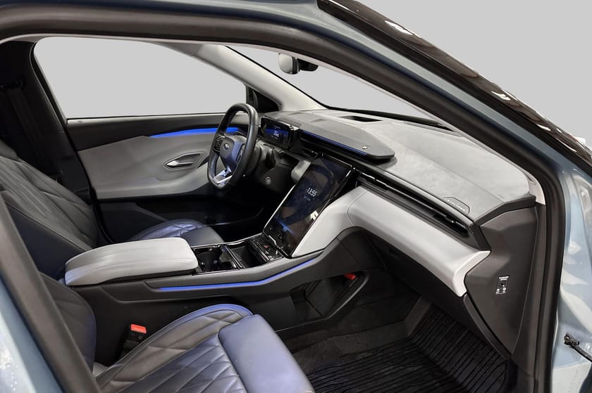 Bild 4 av Ford Explorer EV Extended Range AWD Premium AWD, Long (78 kWh) 340 hk (250 kW) (Demobil)