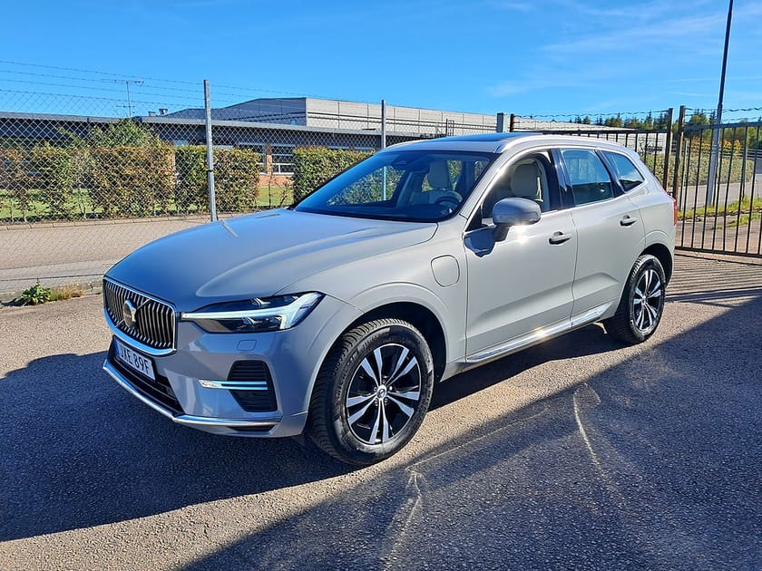 Bild 3 av Volvo XC60 T6 Recharge Core Edition plug in AWD 350HK 4x4 Panorama