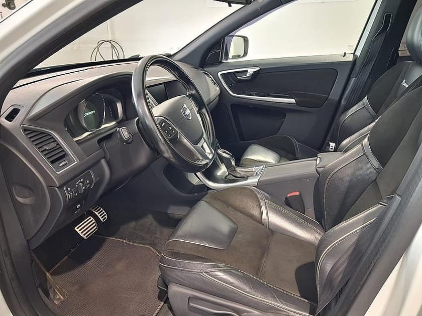 Bild 2 av Volvo XC60 D4 R-Design 163HK Panorama