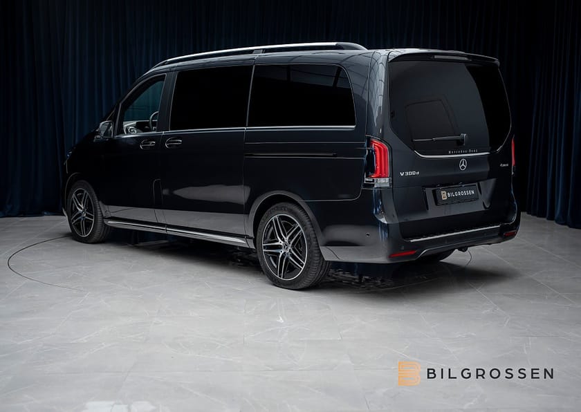 Bild 3 av Mercedes-Benz V 300d 4MATIC 3.2t 3.2 Lång AMG Line 7-Sits Burmester 360 MOMS