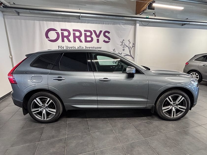 Bild 3 av Volvo XC60 T5 AUT Momentum SE 254hk Drag 20 Fälgar Blis Värme bak