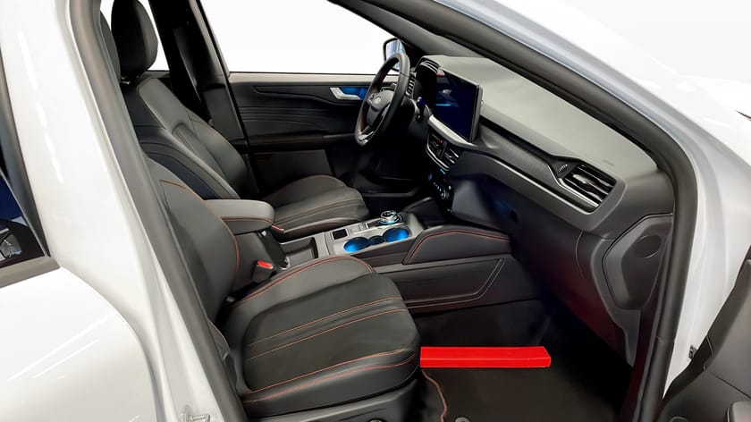 Bild 3 av Ford Kuga Plug-In Hybrid ST-LINE X BUSSINES EDITION 2.5 FWD 243HK