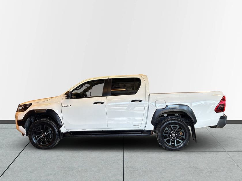 Bild 4 av Toyota Hilux Dubbelhytt 2.8 4WD Invincible S&Vdäck/Drag/MOMS/Kamera